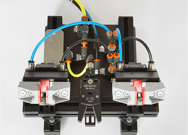 EOAT with parallel grippers and sprue gripper